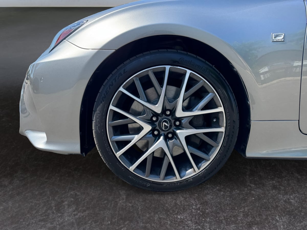 2016 Lexus RC 200t photo 10