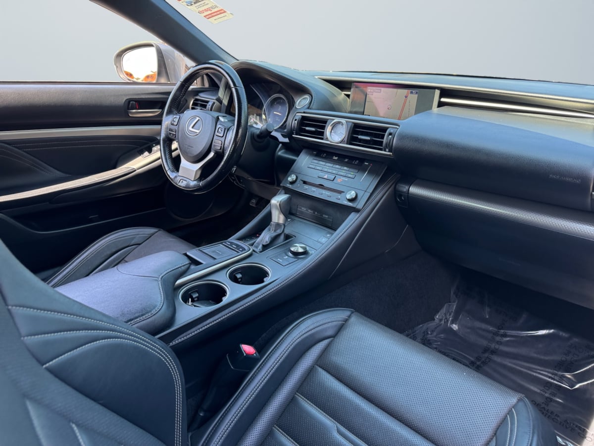 2016 Lexus RC 200t photo 14