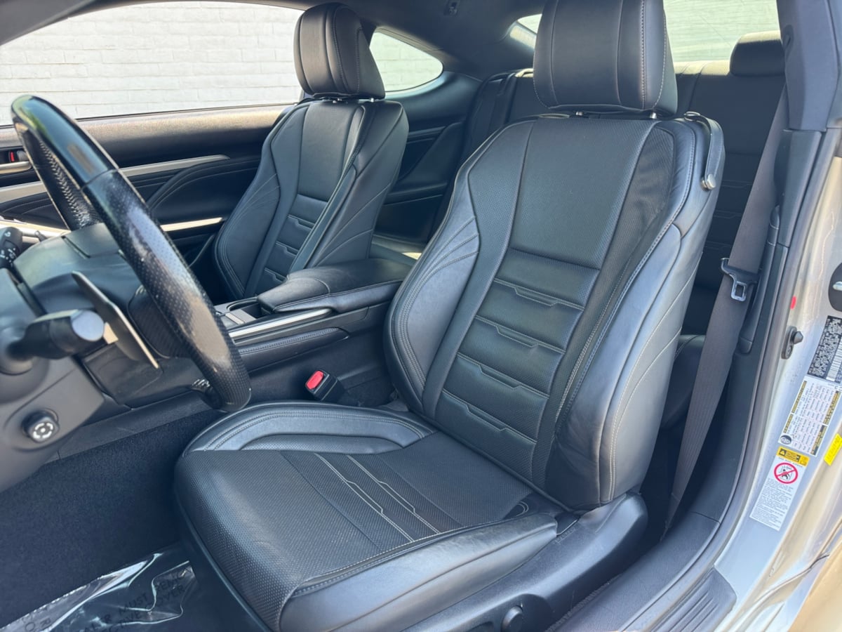 2016 Lexus RC 200t photo 16