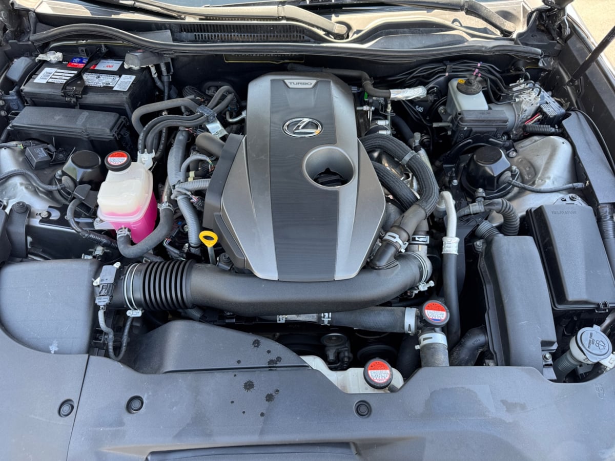 2016 Lexus RC 200t photo 20