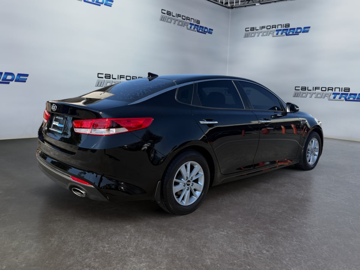 2016 Kia Optima LX photo 4