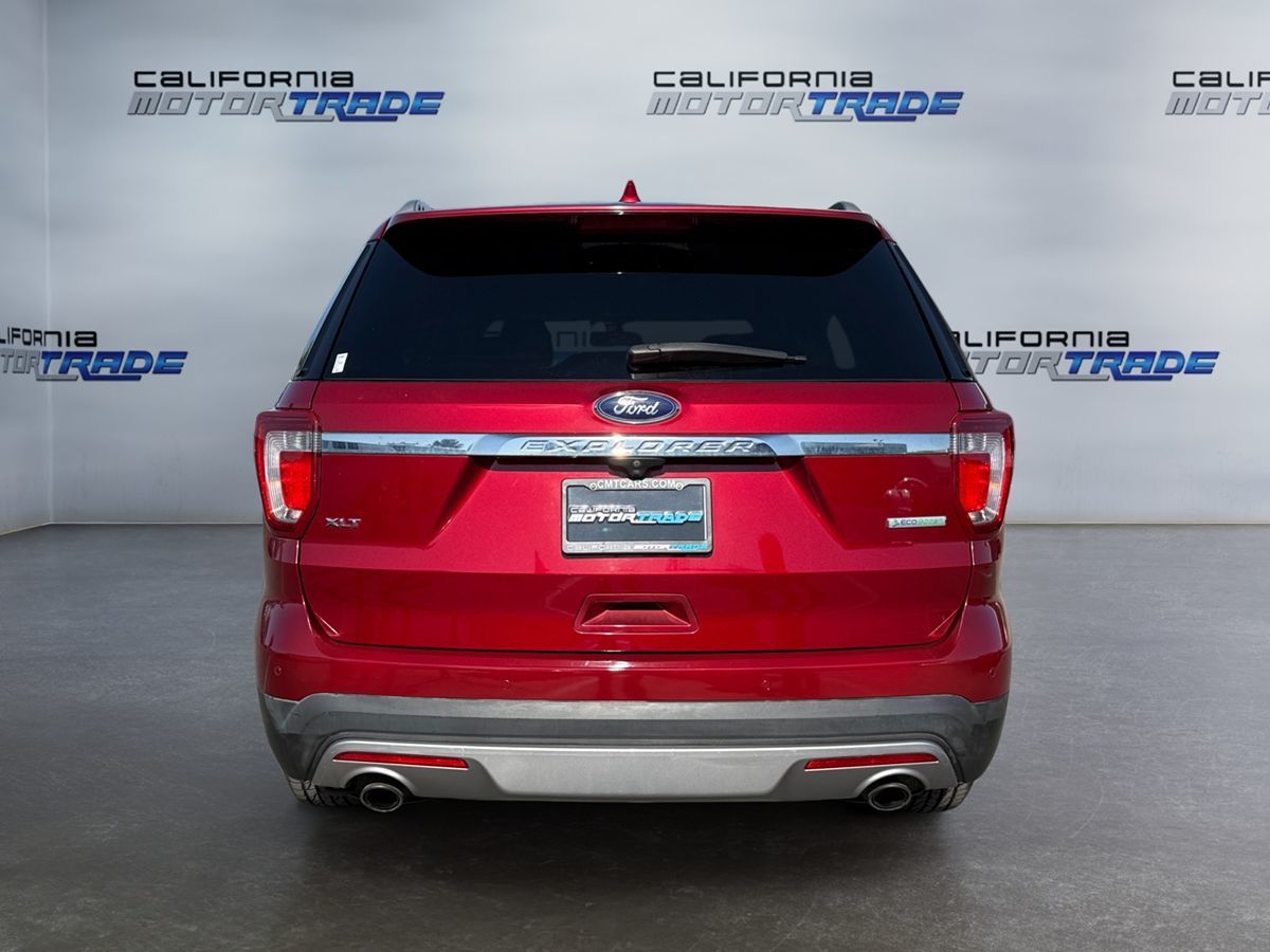 2017 Ford Explorer XLT photo 5