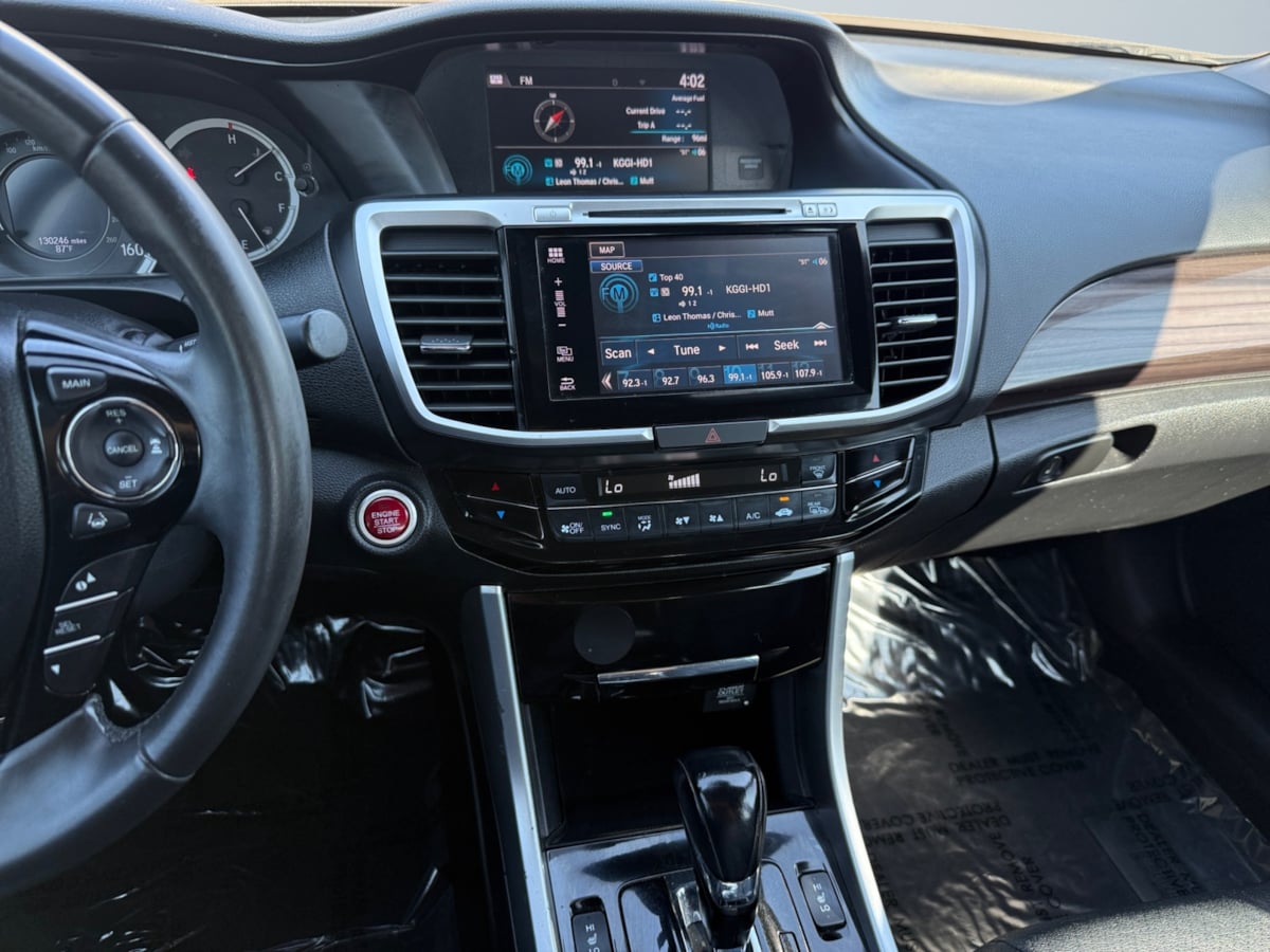 2017 Honda Accord Touring photo 9