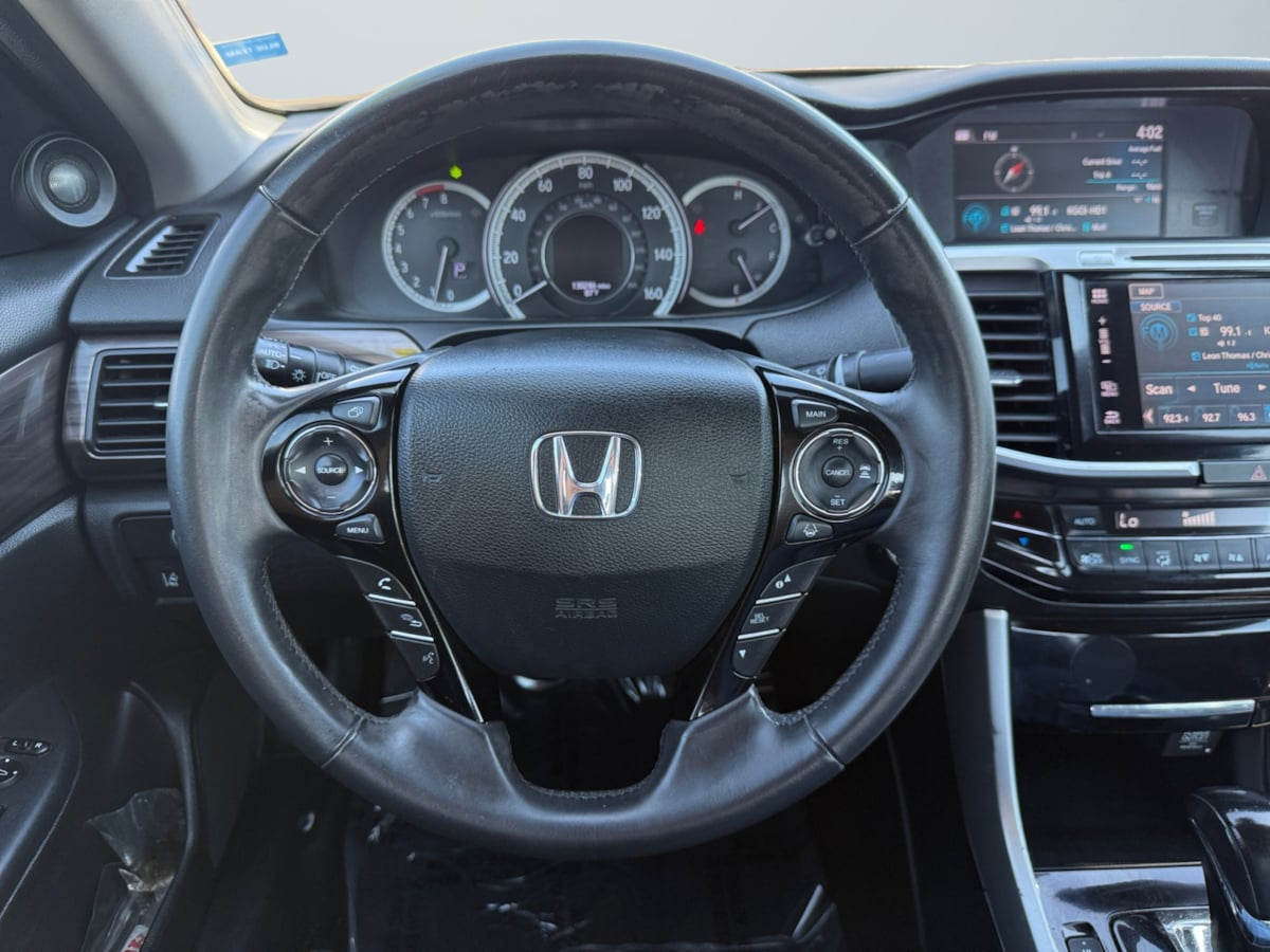2017 Honda Accord Touring photo 10