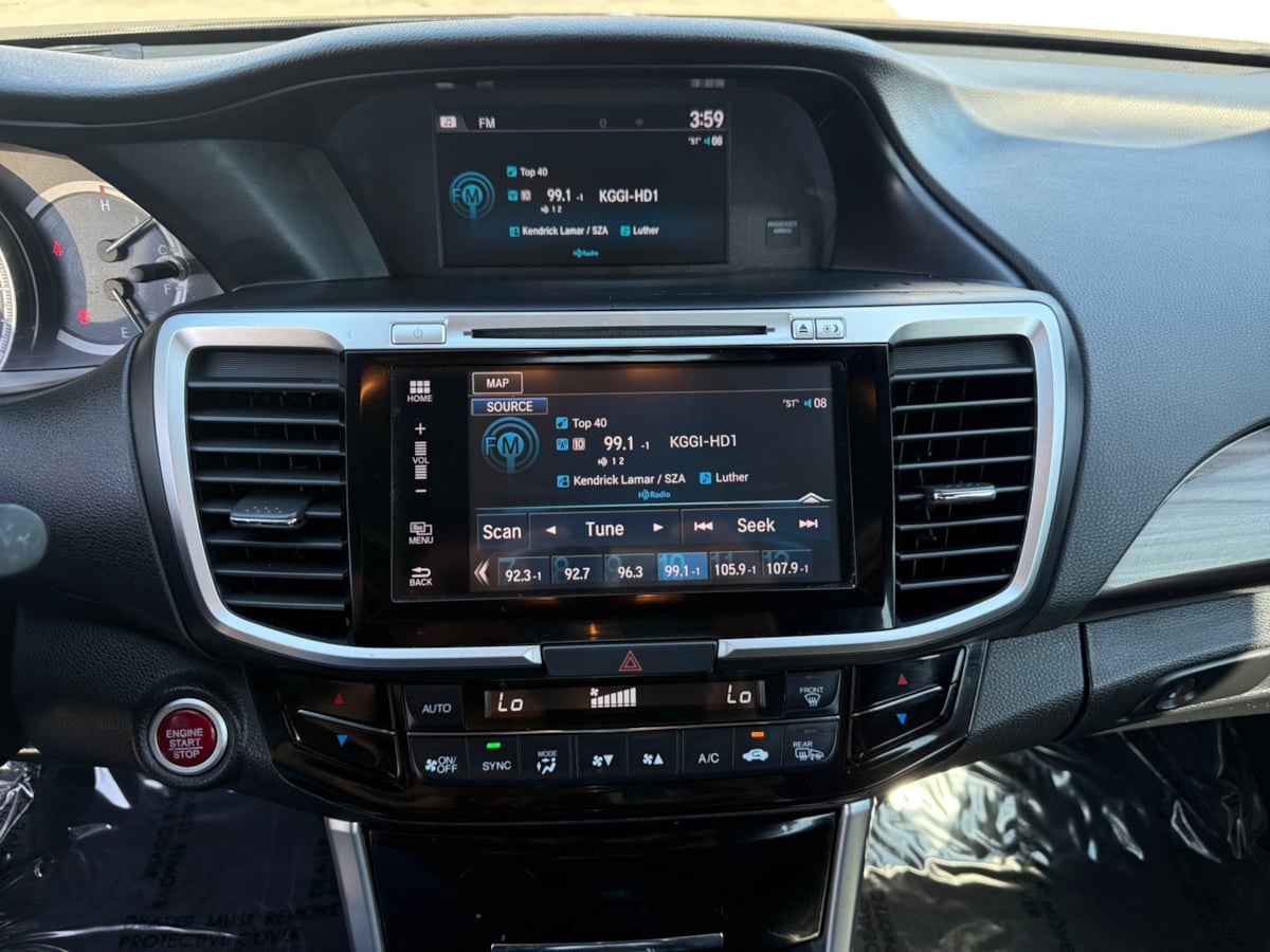 2017 Honda Accord Touring photo 12
