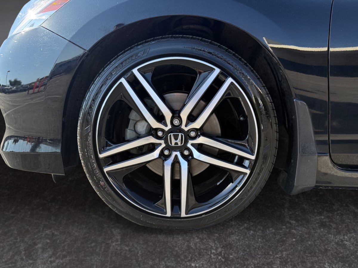 2017 Honda Accord Touring photo 8