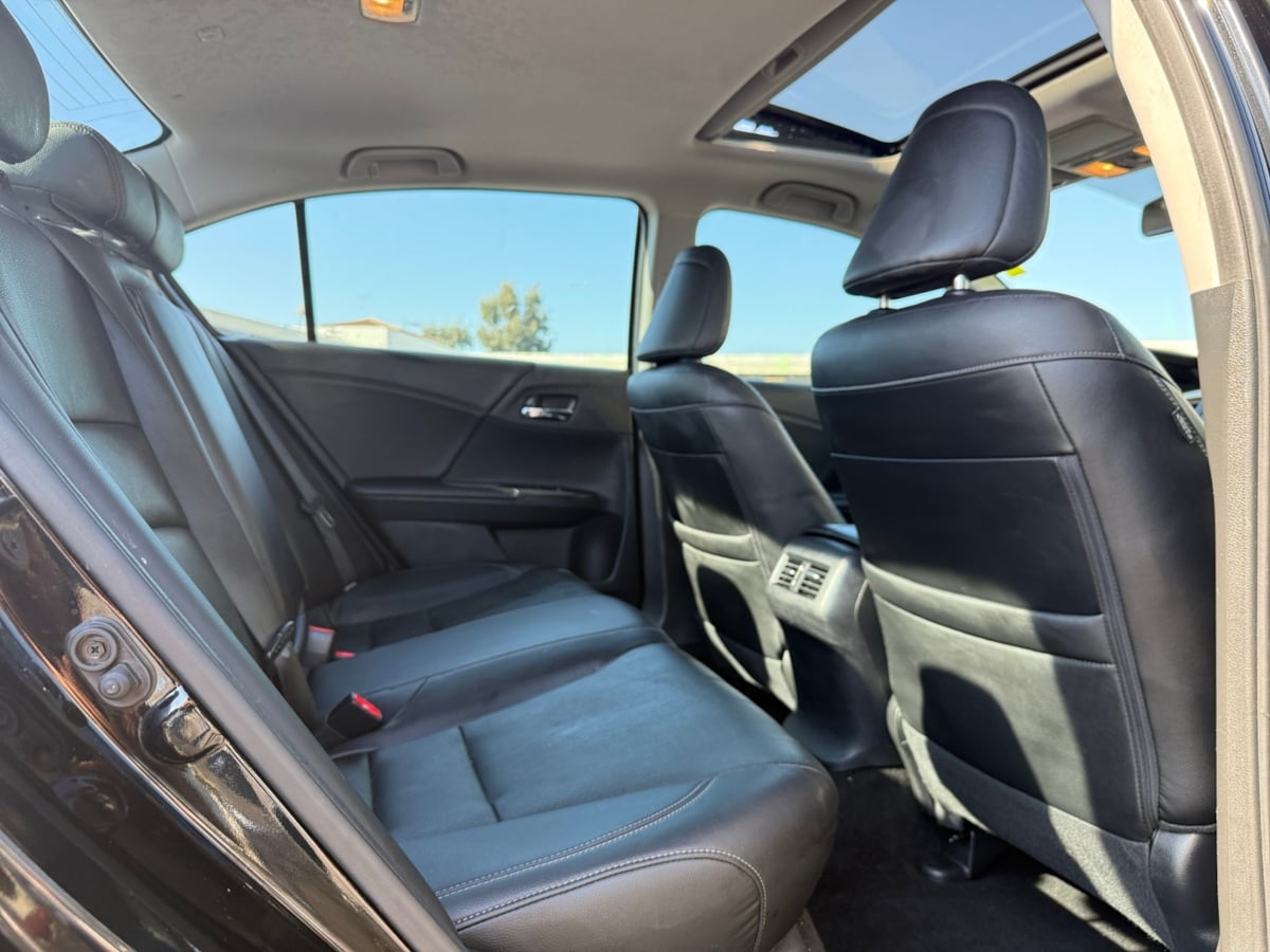 2017 Honda Accord Touring photo 16