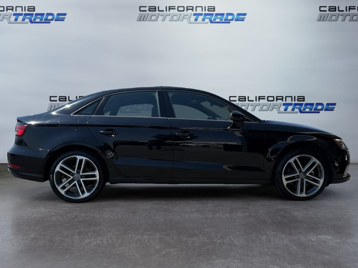 2017 Audi A3 Premium photo 4