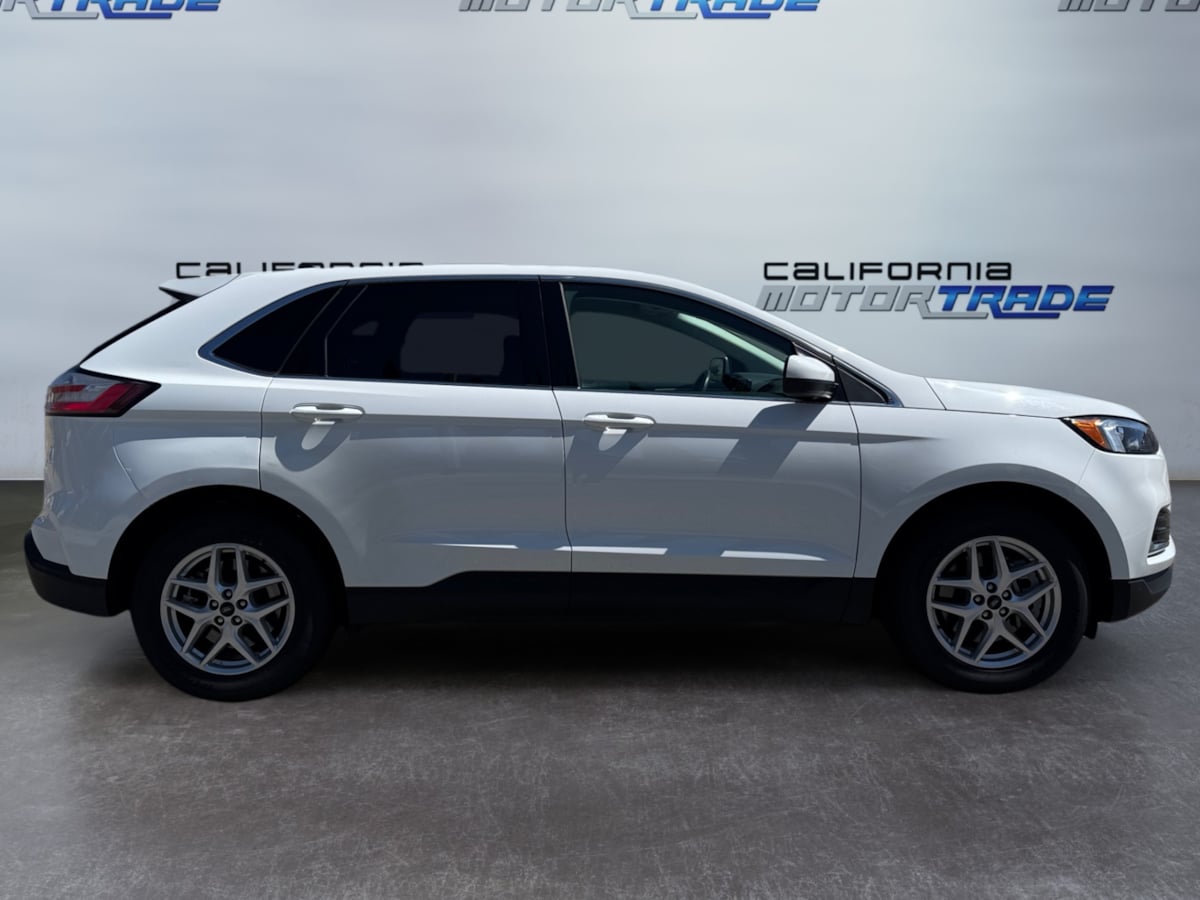 2024 Ford Edge SEL photo 4
