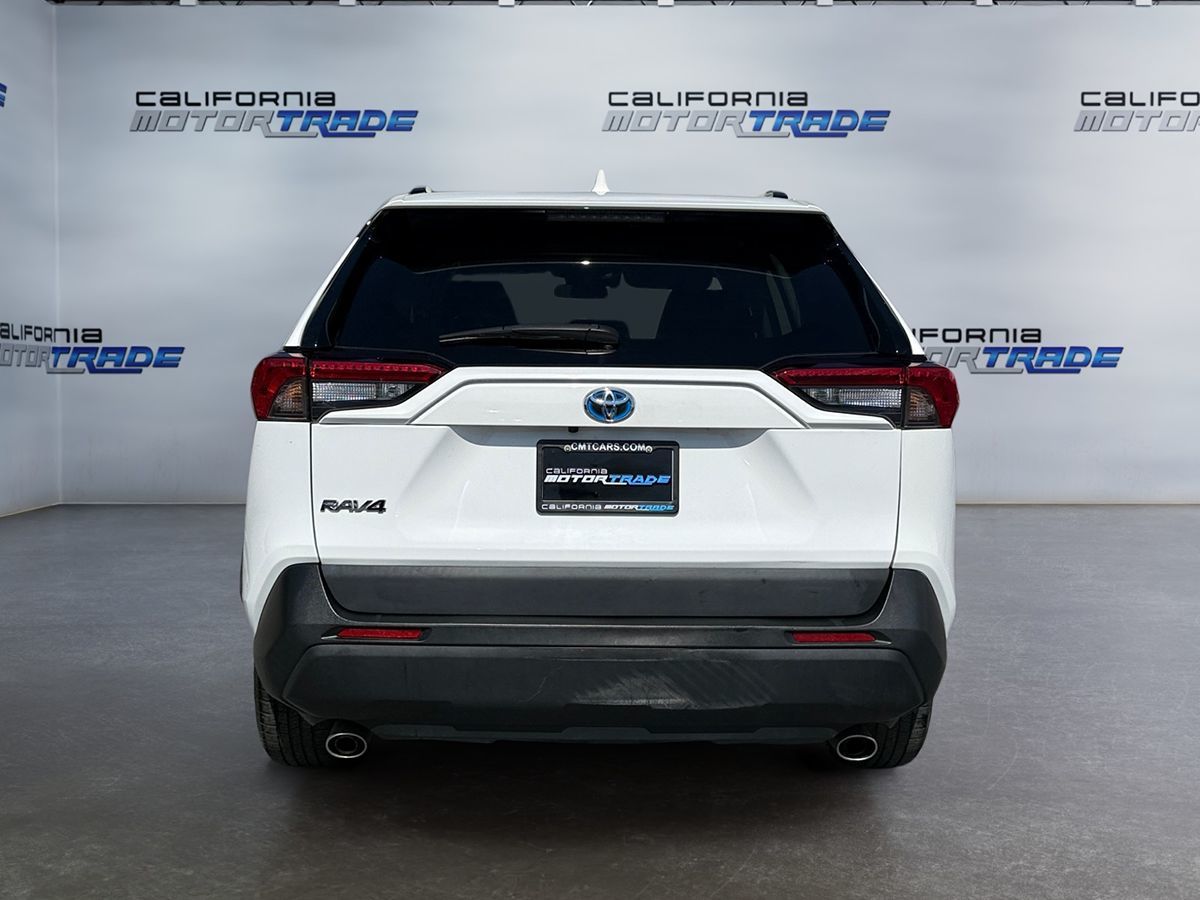 2020 Toyota RAV4 Hybrid XLE photo 6