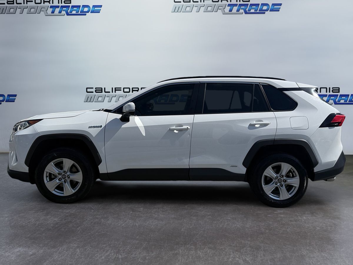 2020 Toyota RAV4 Hybrid XLE photo 8