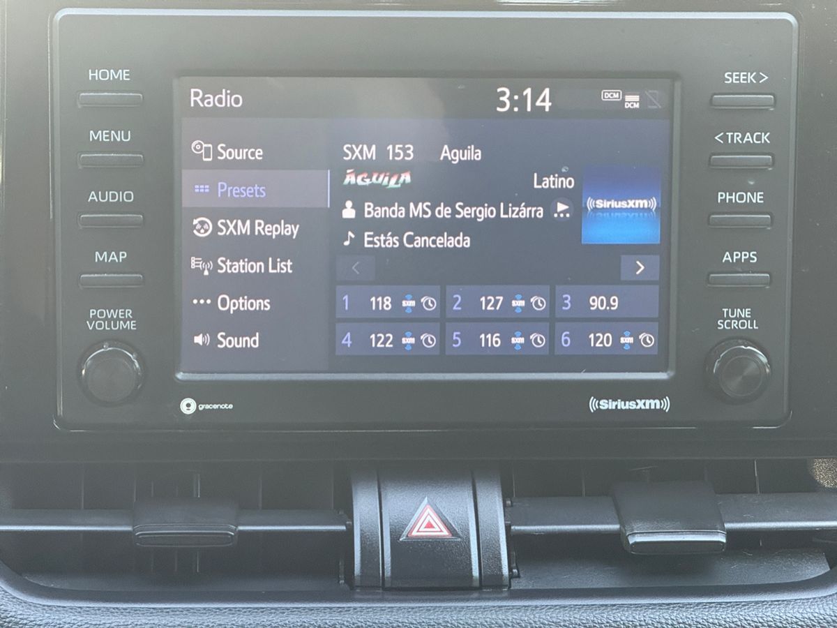 2020 Toyota RAV4 Hybrid XLE photo 12