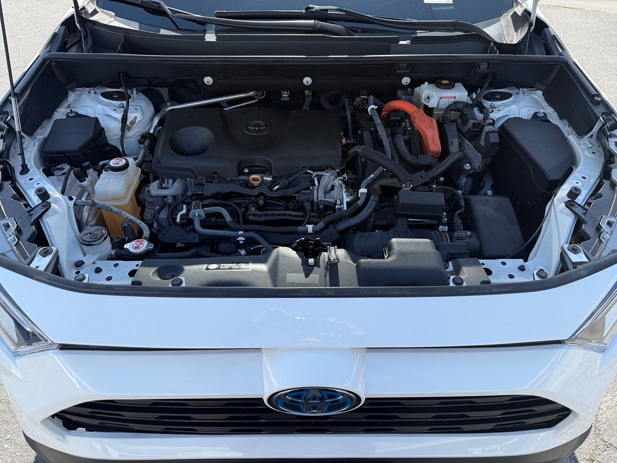 2020 Toyota RAV4 Hybrid XLE photo 21