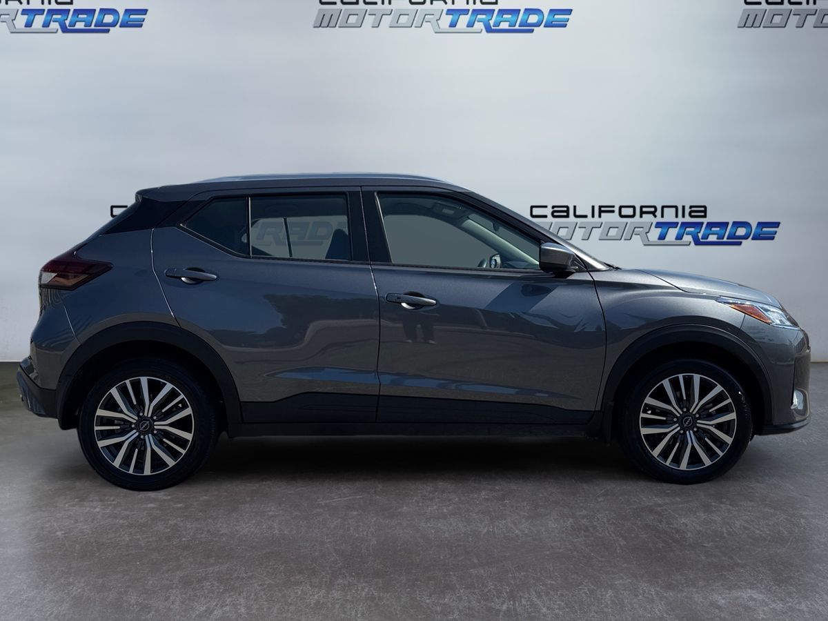 2024 Nissan Kicks SV photo 3