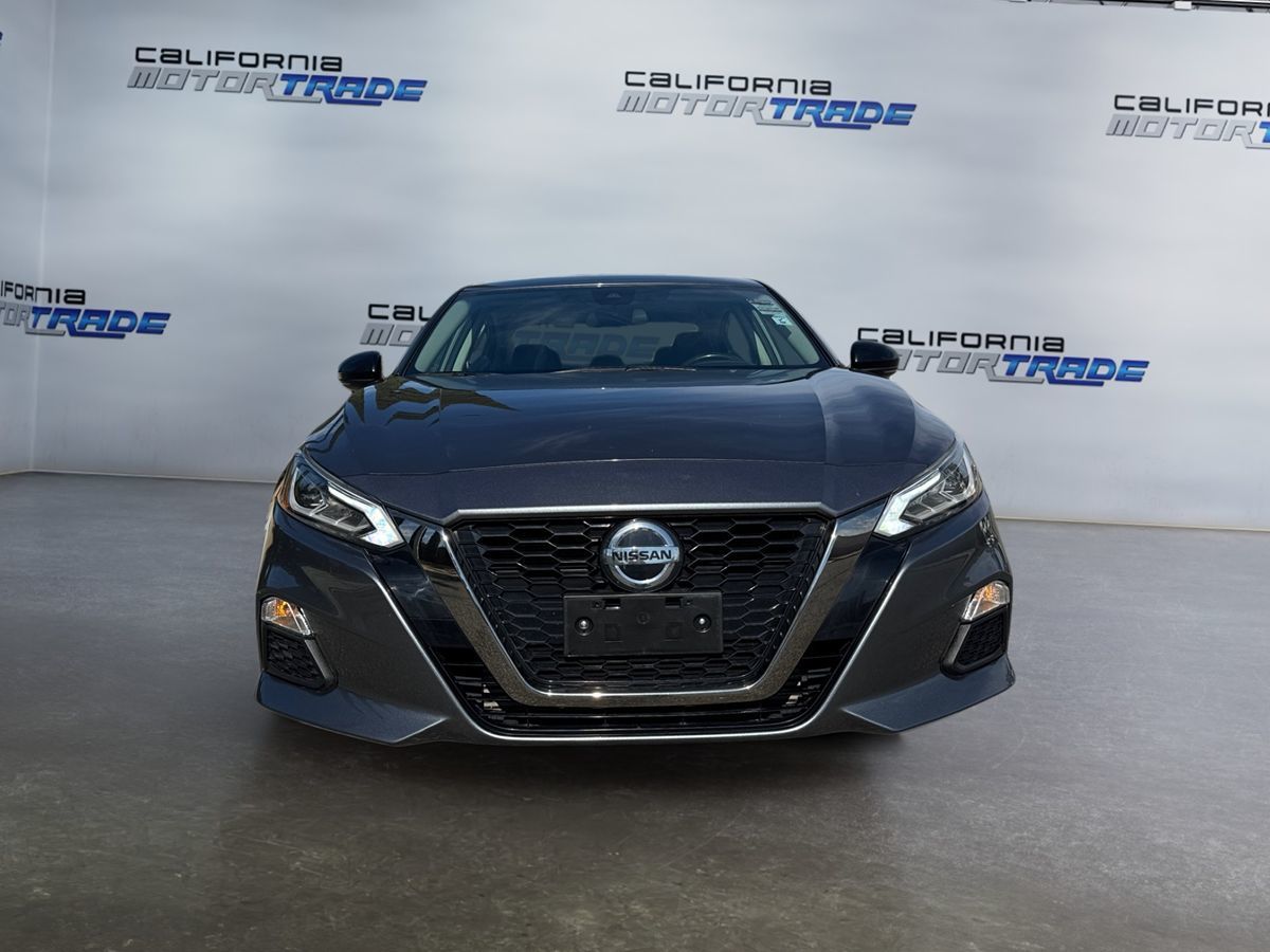 2022 Nissan Altima SR photo 2