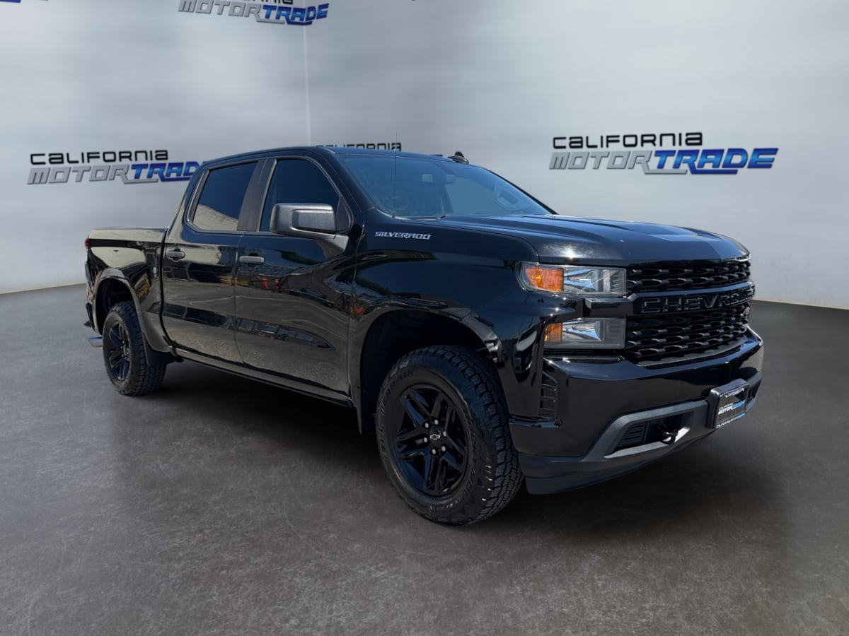 2020 Chevrolet Silverado 1500 Custom photo 3