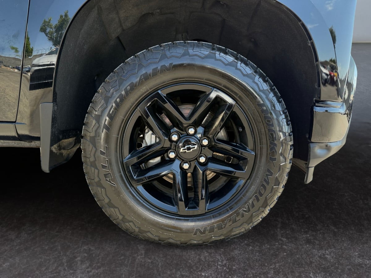 2020 Chevrolet Silverado 1500 Custom photo 10