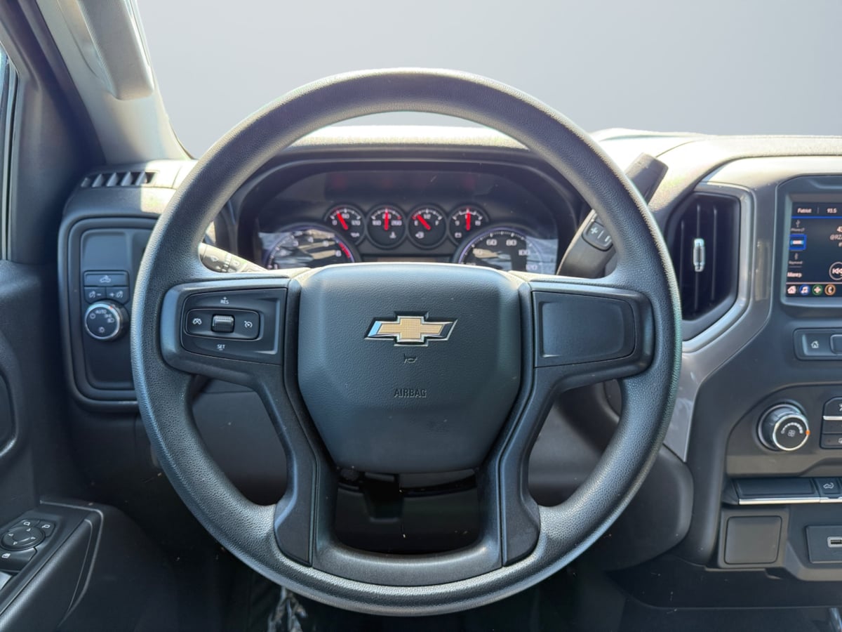 2020 Chevrolet Silverado 1500 Custom photo 12