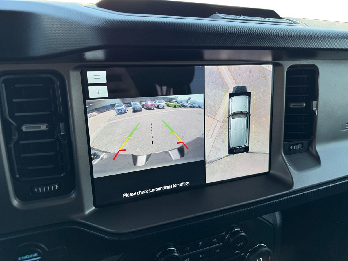 2023 Ford Bronco Base photo 14