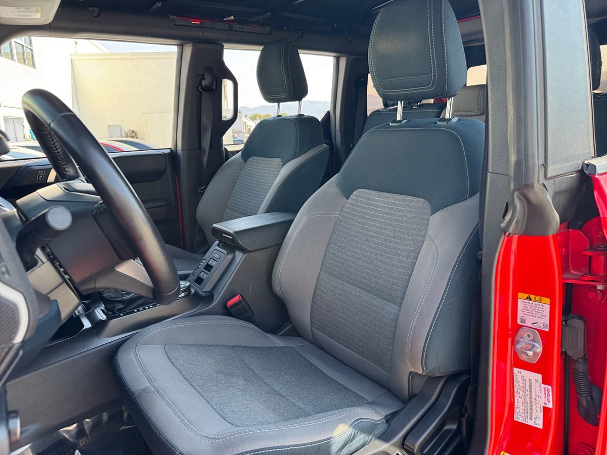 2023 Ford Bronco Base photo 16