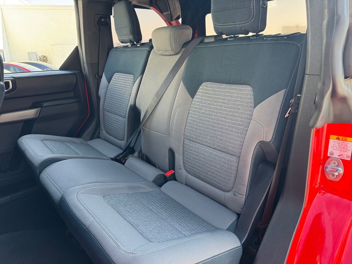 2023 Ford Bronco Base photo 17