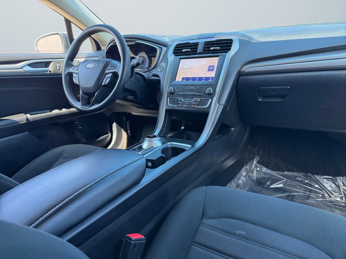 2020 Ford Fusion Hybrid SE photo 10
