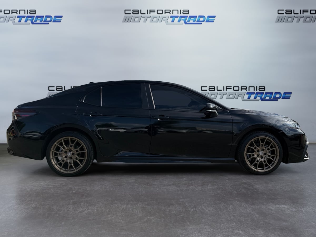 2024 Toyota Camry SE photo 4