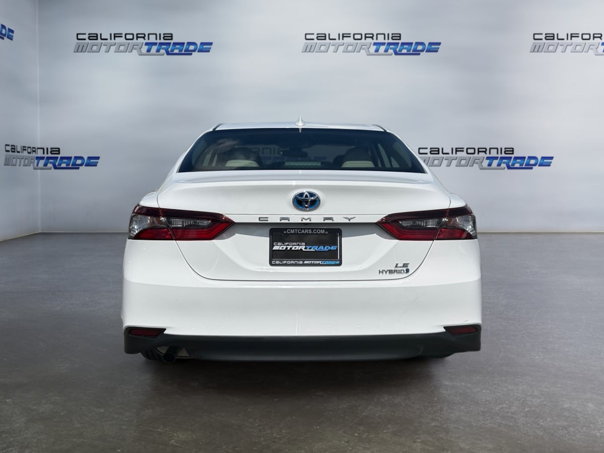 2021 Toyota Camry Hybrid LE photo 4