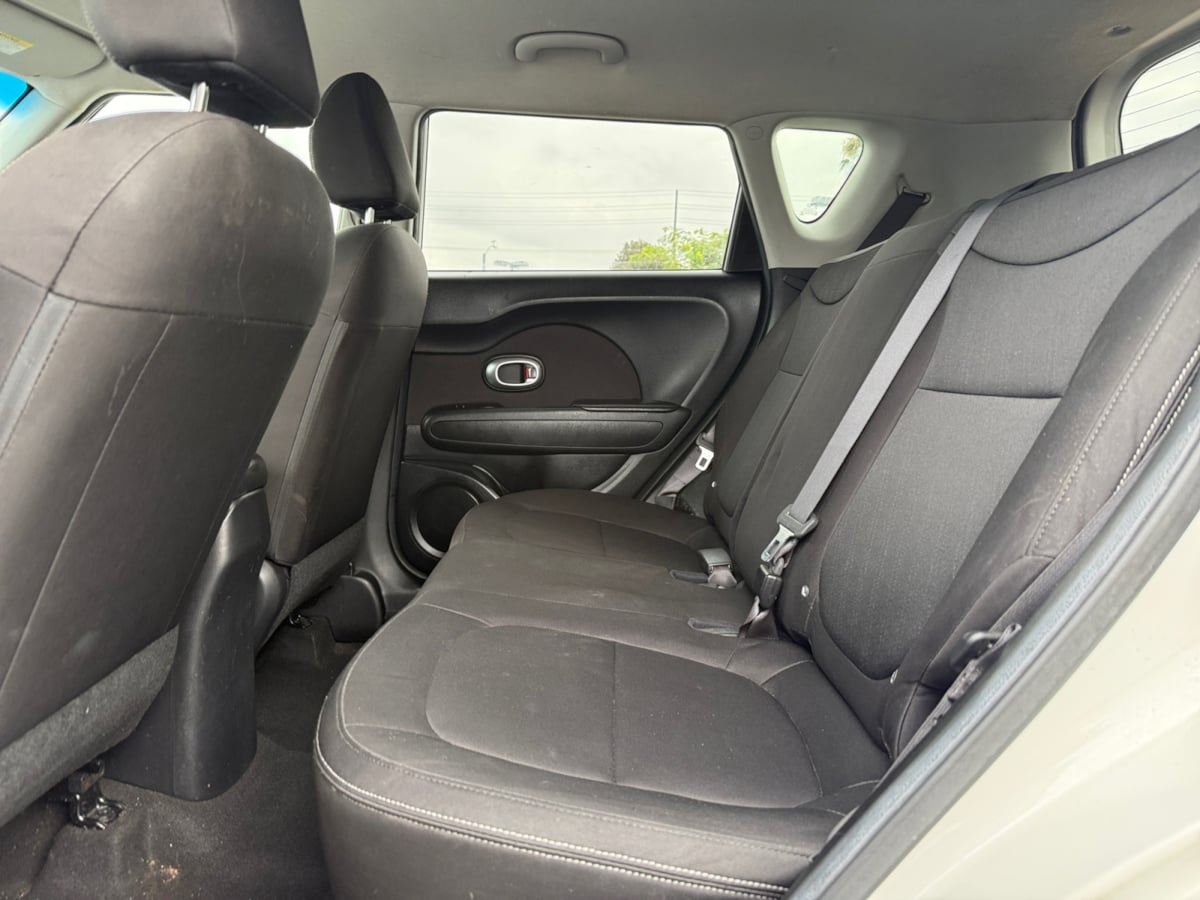 2016 Kia Soul Base photo 16