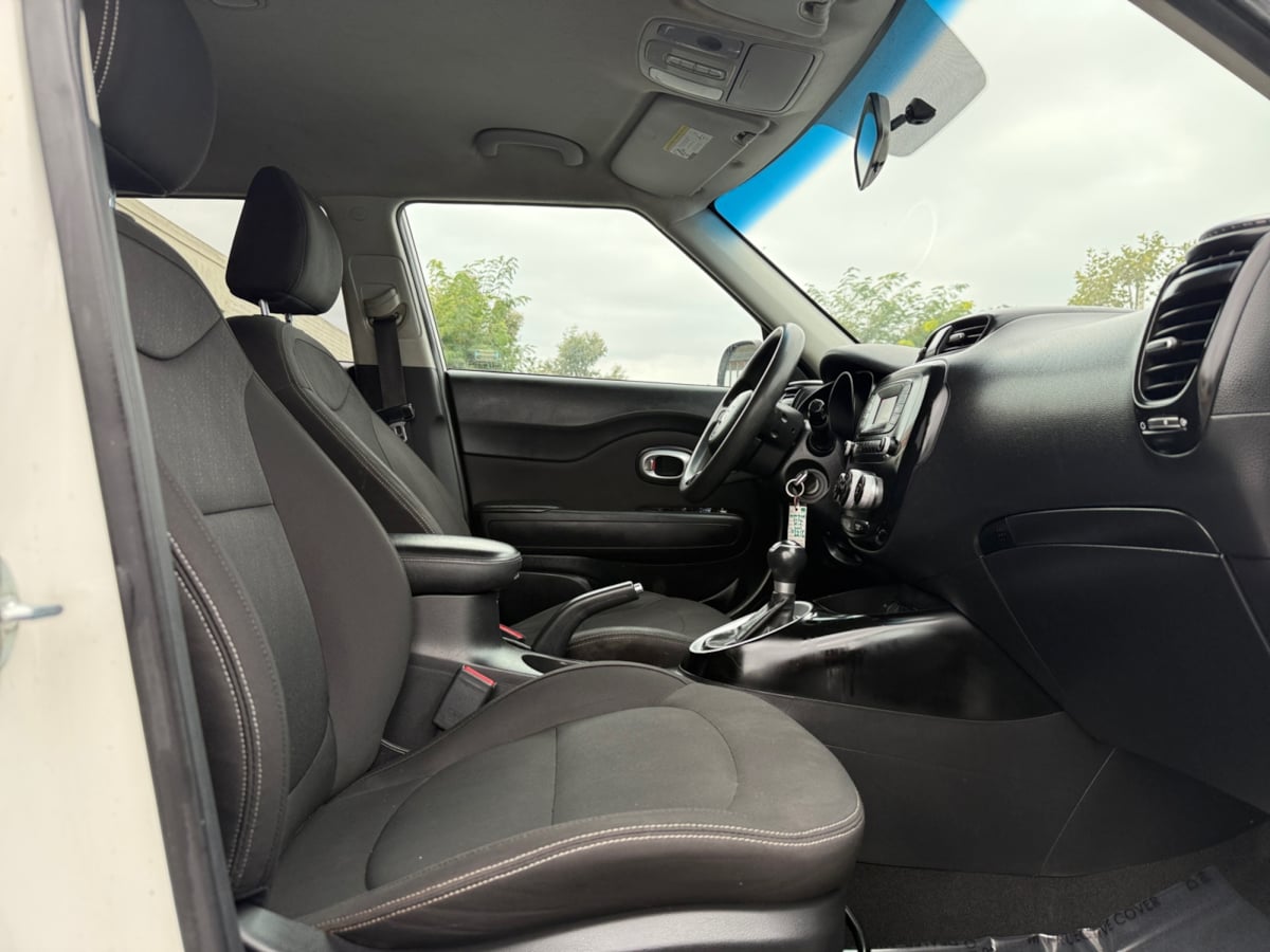2016 Kia Soul Base photo 18