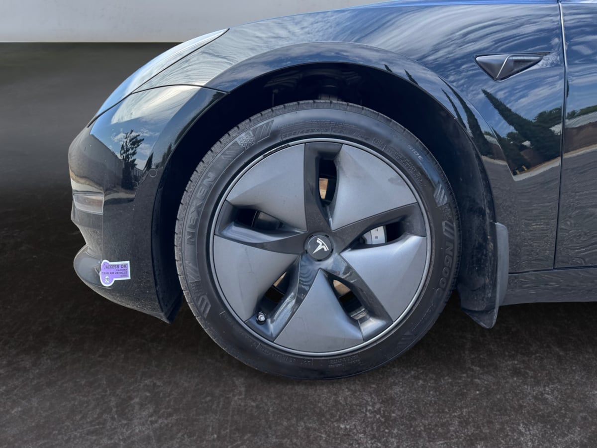 2019 Tesla Model 3 Plus photo 9