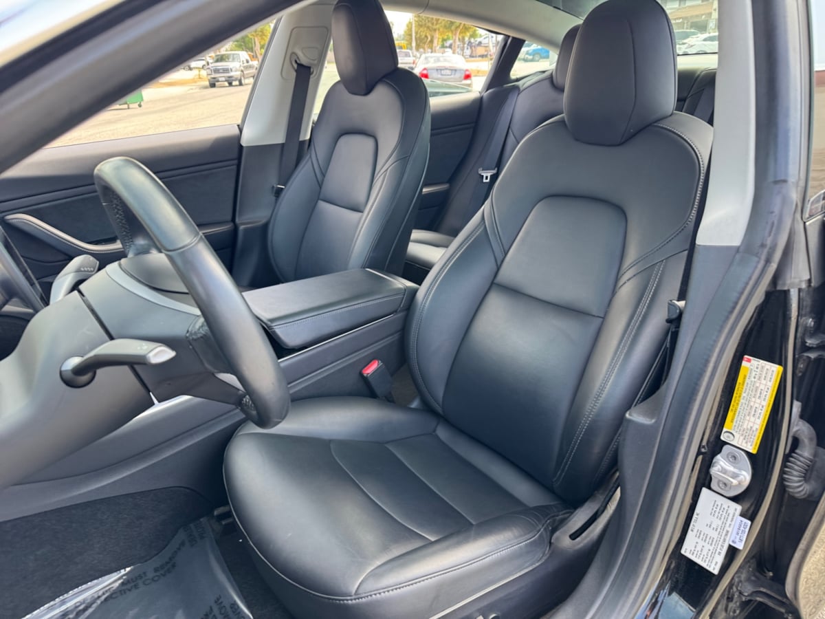 2019 Tesla Model 3 Plus photo 17