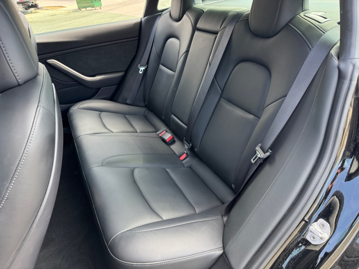 2019 Tesla Model 3 Plus photo 18