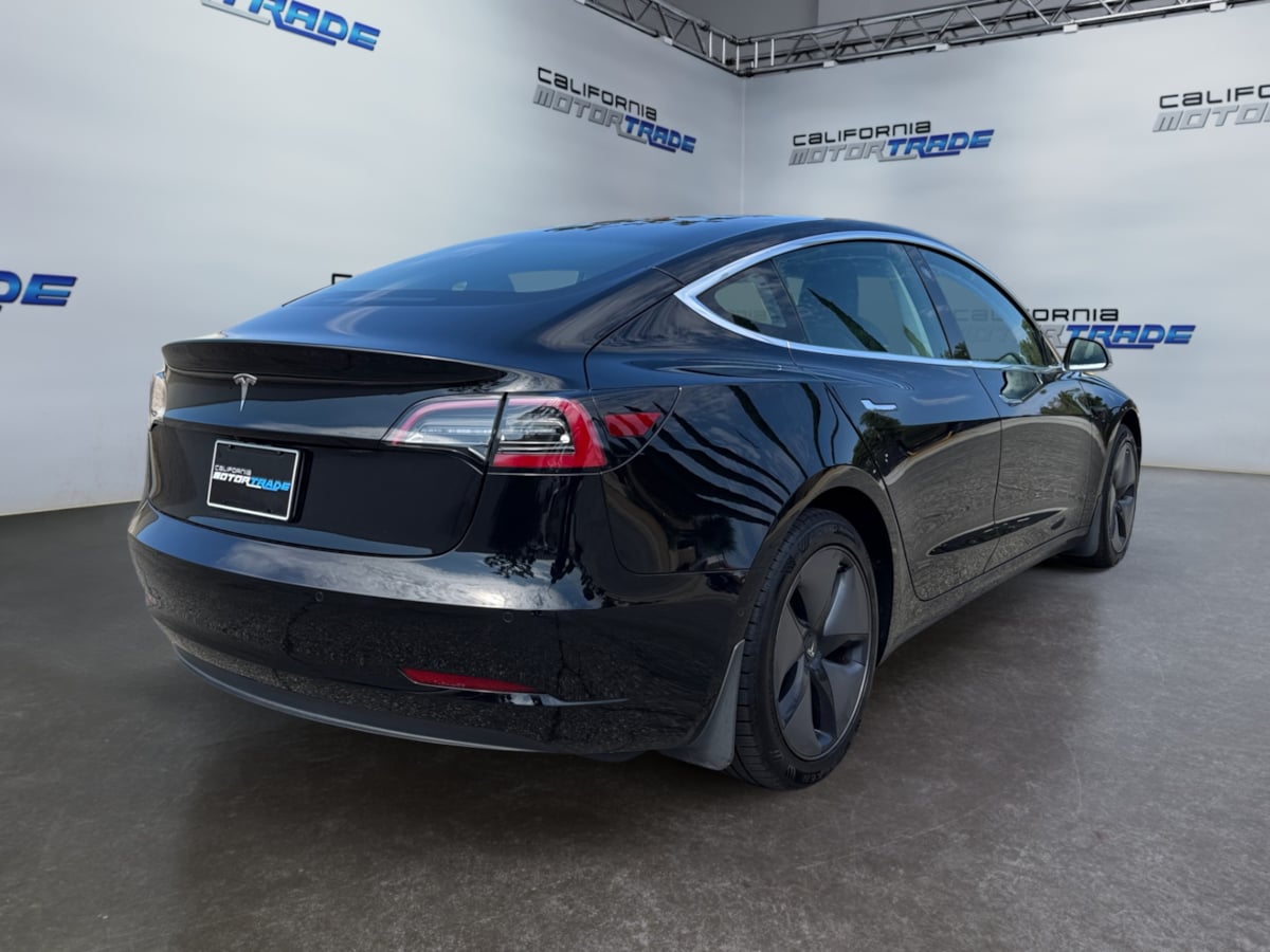 2019 Tesla Model 3 Plus photo 5