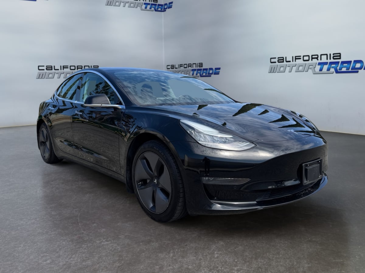 2019 Tesla Model 3 Plus photo 3