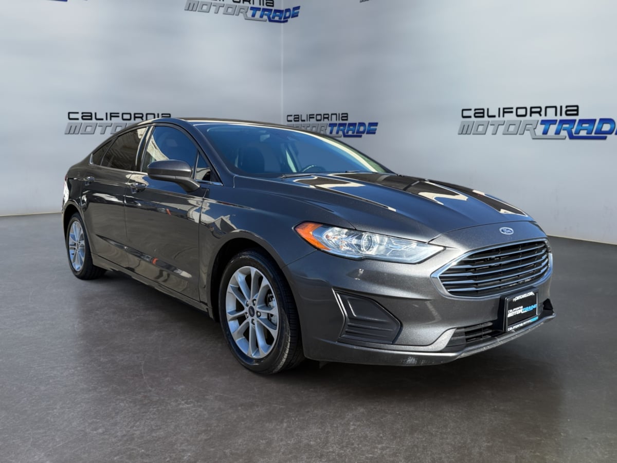 2020 Ford Fusion Hybrid SE photo 2