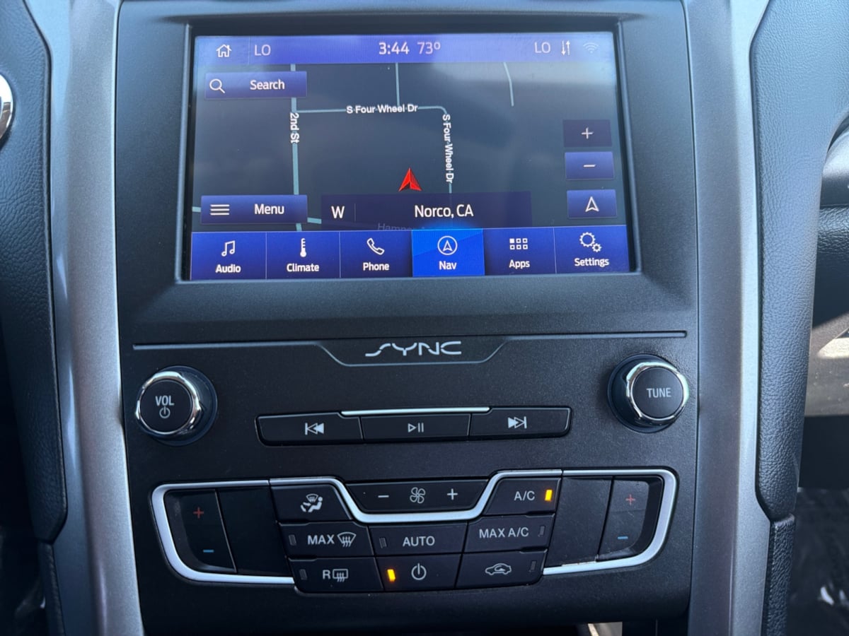 2020 Ford Fusion Hybrid SE photo 11