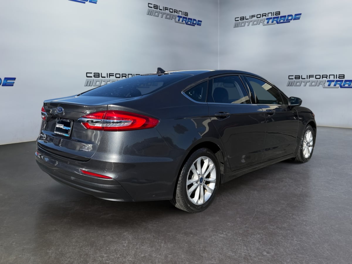 2020 Ford Fusion Hybrid SE photo 4