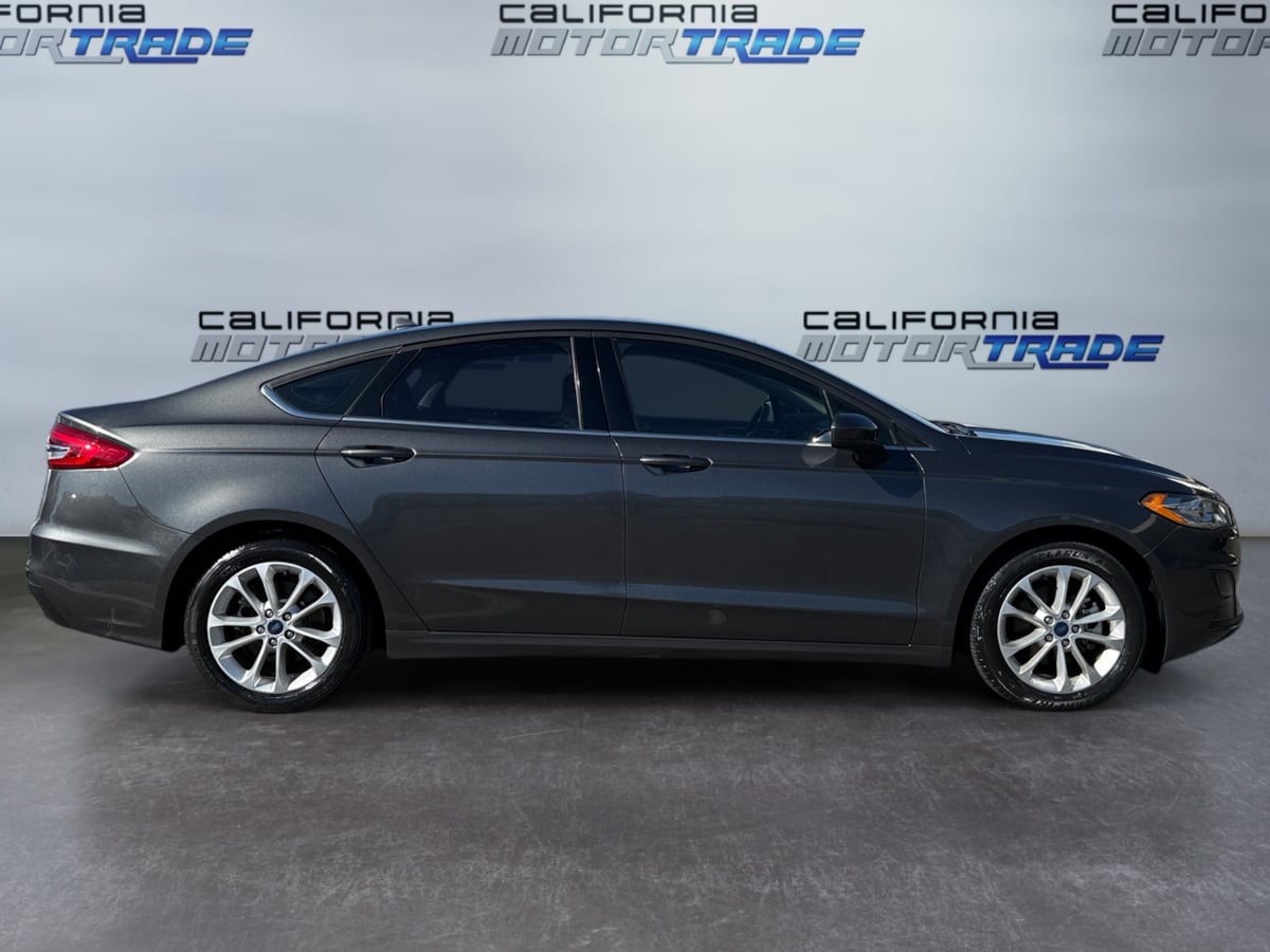 2020 Ford Fusion Hybrid SE photo 3