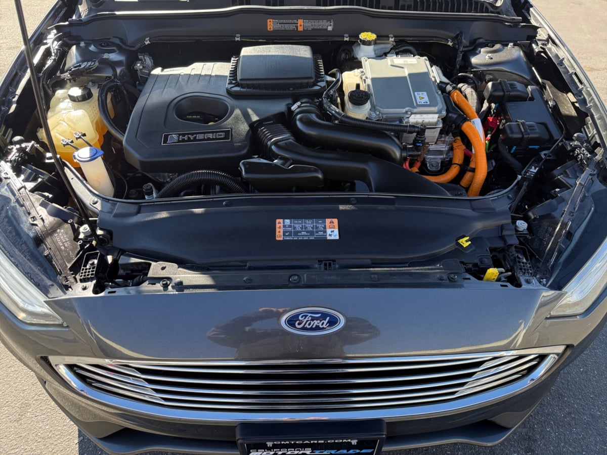 2020 Ford Fusion Hybrid SE photo 17