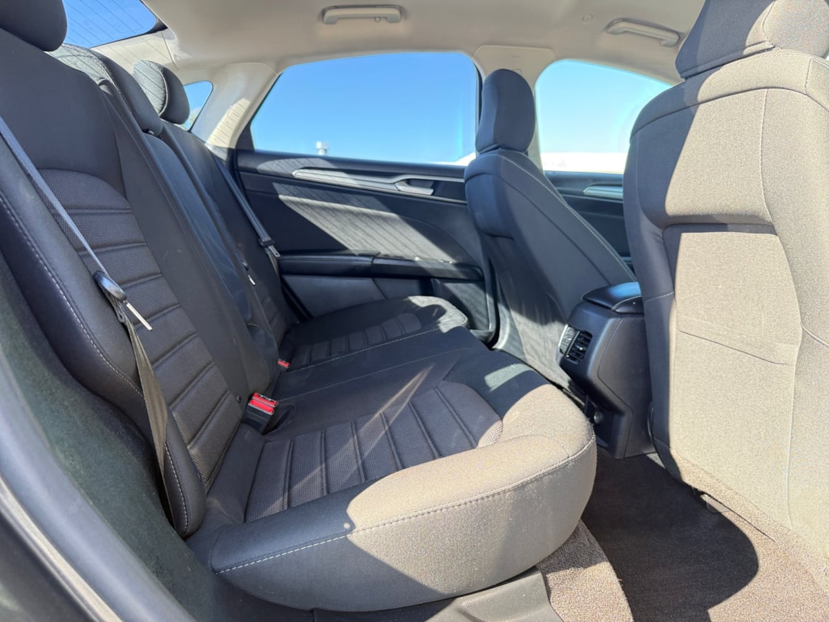 2020 Ford Fusion Hybrid SE photo 15