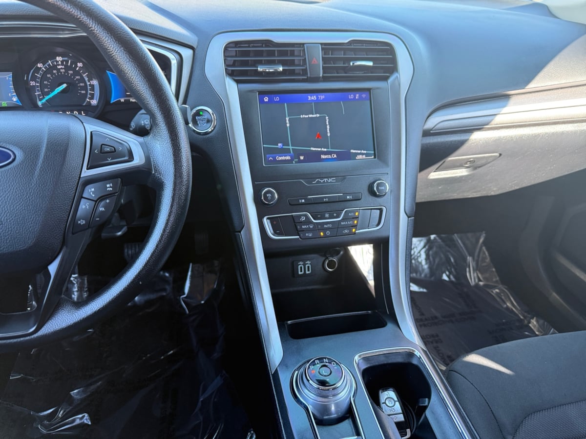 2020 Ford Fusion Hybrid SE photo 9
