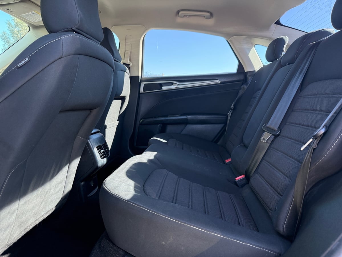 2020 Ford Fusion Hybrid SE photo 14
