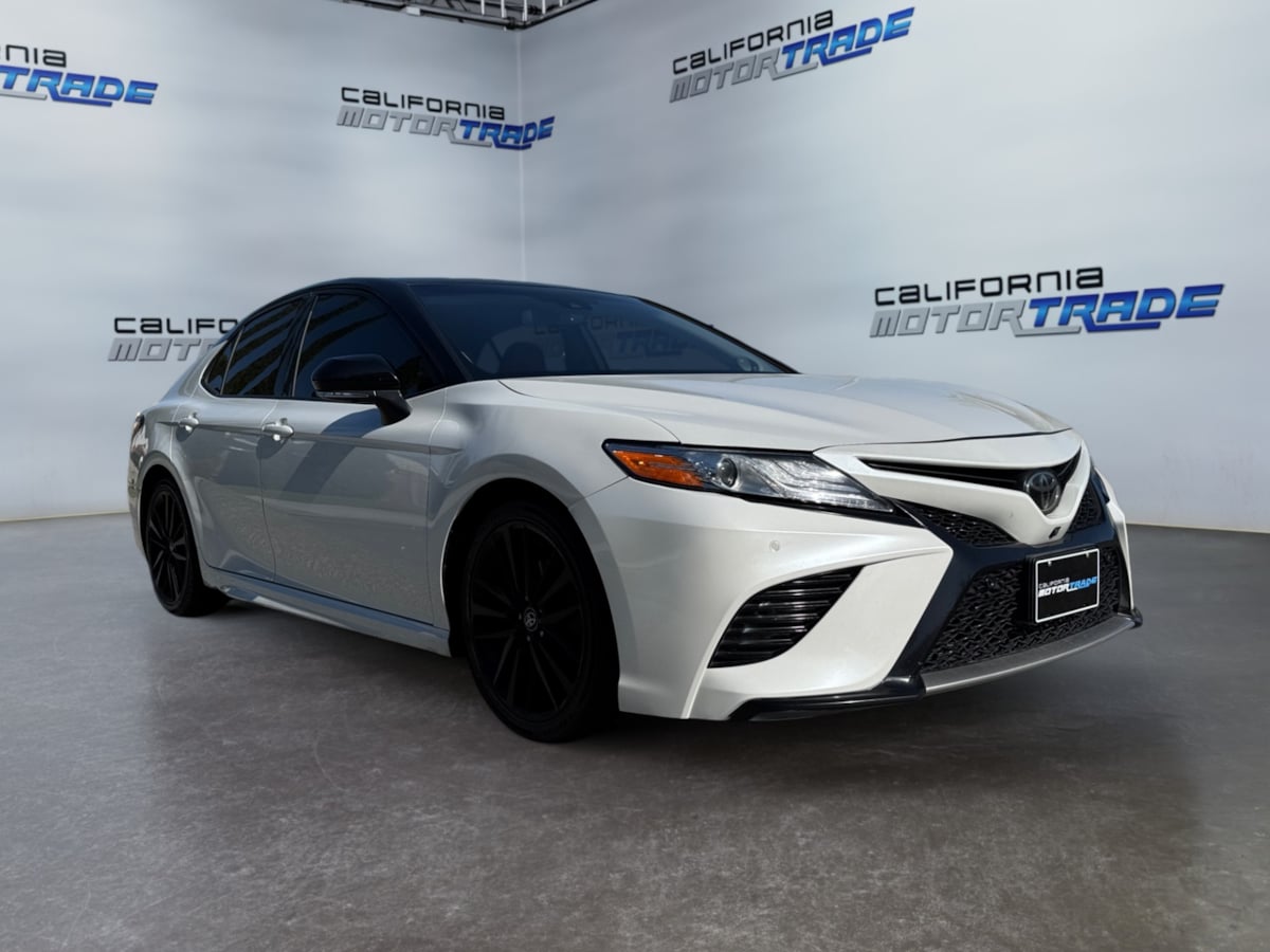 2020 Toyota Camry XSE V6 photo 3
