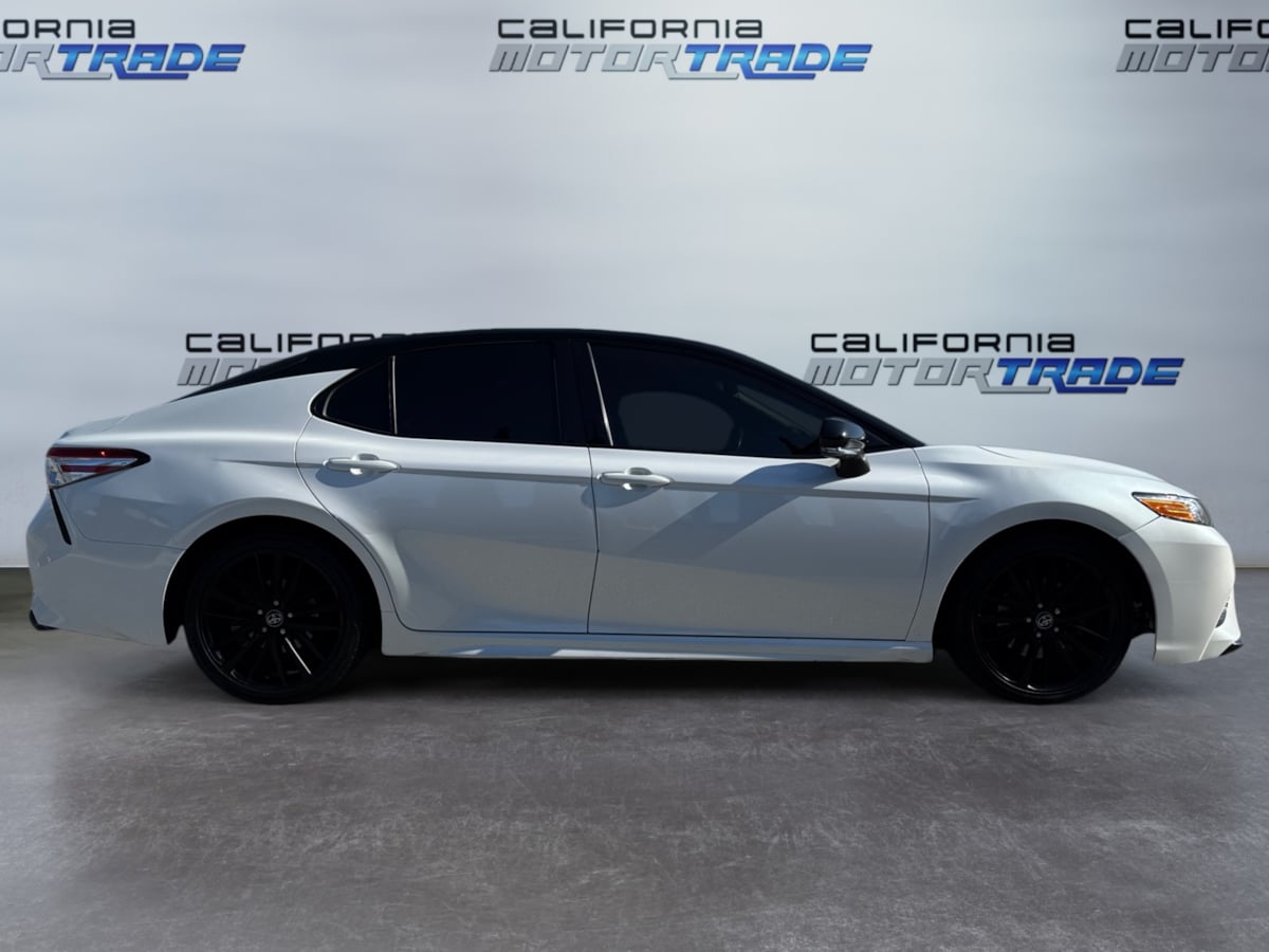 2020 Toyota Camry XSE V6 photo 4