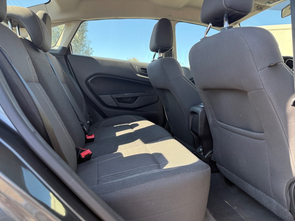 2019 Ford Fiesta SE photo 17