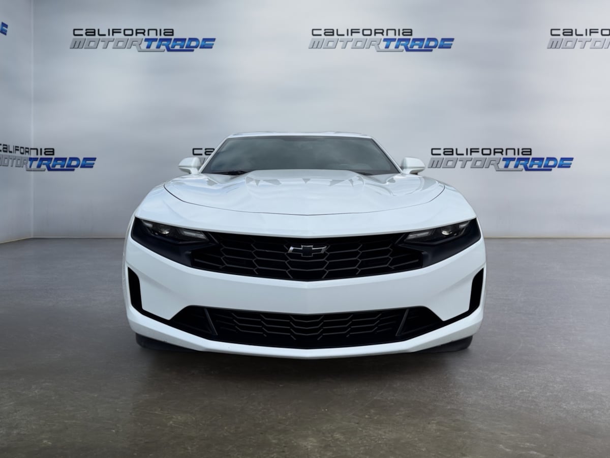 2024 Chevrolet Camaro 1LT photo 2