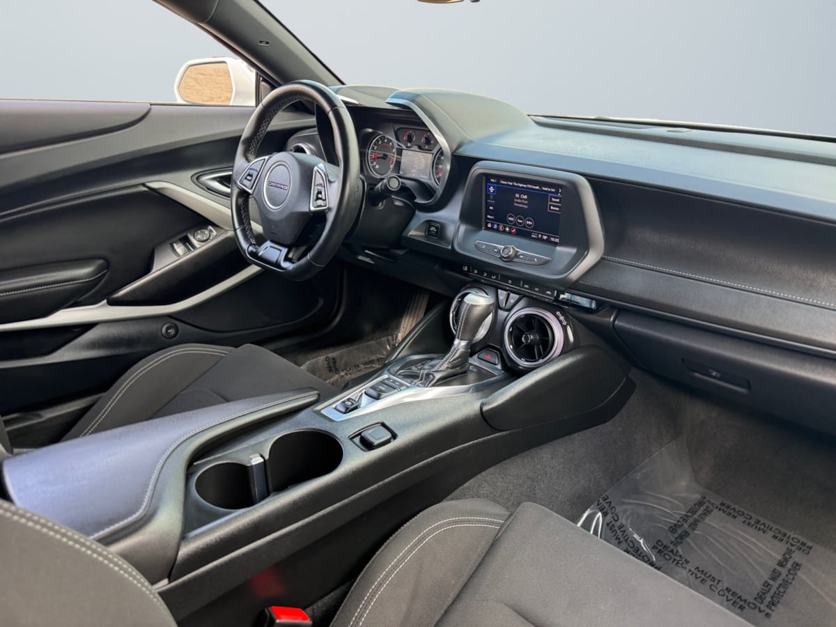 2024 Chevrolet Camaro 1LT photo 14