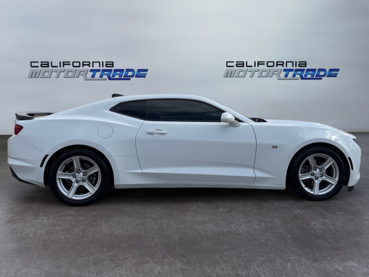 2024 Chevrolet Camaro 1LT photo 4