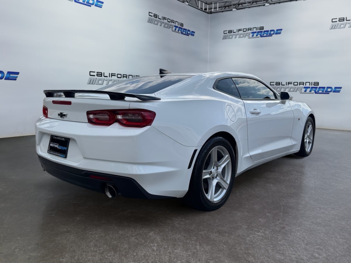 2024 Chevrolet Camaro 1LT photo 5